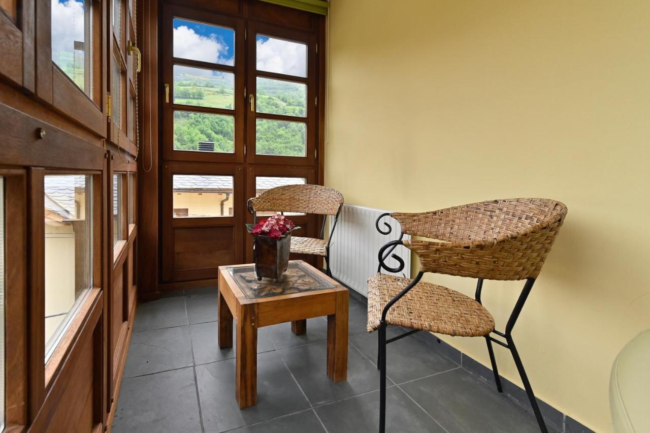 Puente Del Narcea Apartment Cangas De Narcea Bagian luar foto